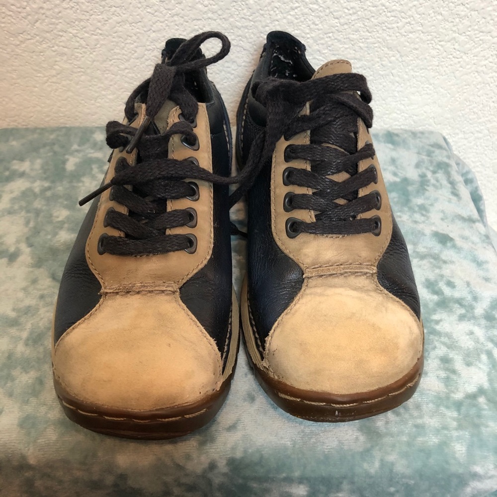 Dr. Martens Bowling style shoes
